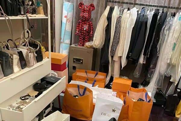 蓝田县回收一线品牌衣服